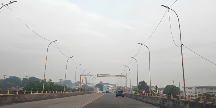 Fumaça toma Manaus novamente e poluição dispara em diferentes regiões da capital