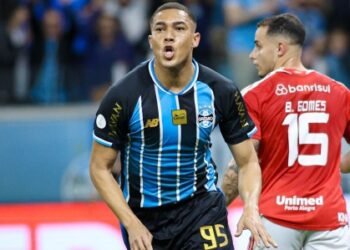 Grêmio faz três no Inter, despacha o rival e avança na Copa do Brasil