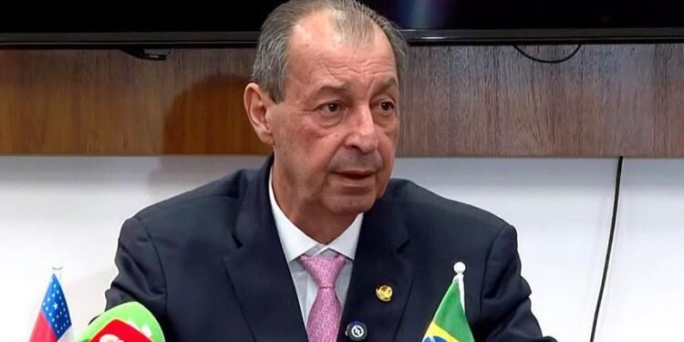Omar Aziz pede acesso a dados internos de pesquisa da Quaest