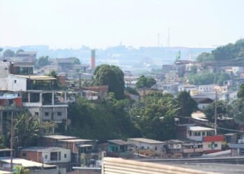 Fumaça de queimadas no sul do Amazonas e estados próximos encobre Manaus e polui o ar na capital
