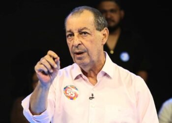 Omar Aziz defende investigações em meio à crise no STF