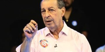 Omar Aziz defende investigações em meio à crise no STF