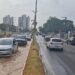 Rompimento de adutora alaga Avenida Coronel Teixeira e deixa trânsito lento