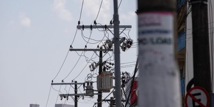 Defensoria amplia investigação sobre segurança da rede elétrica em Manaus
