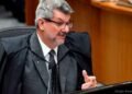 AGU pede ao STF perda do cargo de ministro acusado de assédio