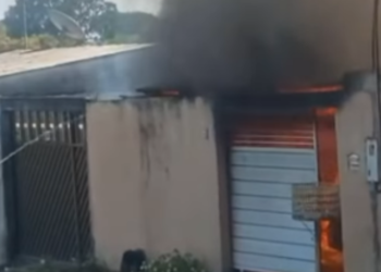 Incêndio mobiliza equipes de emergência e assusta moradores no Nova Cidade, em Manaus