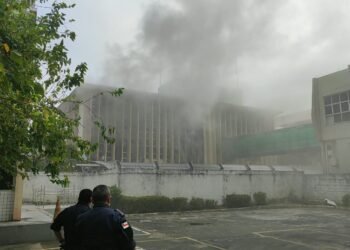Fogo assusta servidores e provoca evacuação na Justiça Federal em Manaus