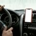 Justiça condena empresa que demitiu motorista por usar celular no viva-voz