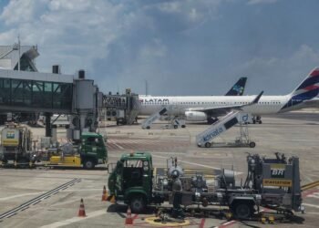Petrobras reajusta preço médio do querosene de aviação em 13,9%