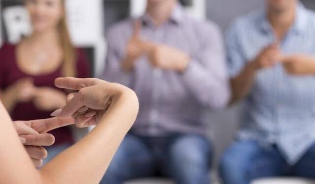 Curso online e gratuito de Libras oferta 500 para público a partir de 16 anos