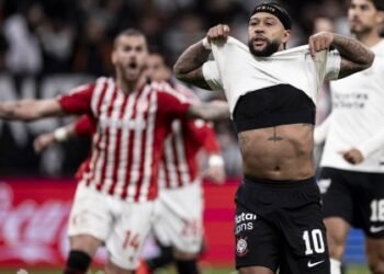 Com drama no fim, Corinthians é eliminado da Libertadores pelo Estudiantes