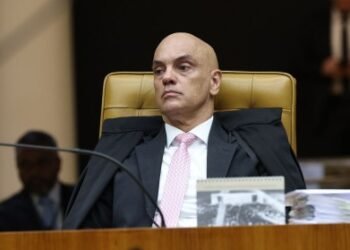 Após Fachin marcar sessão sobre investigação, Moraes anuncia pronunciamento