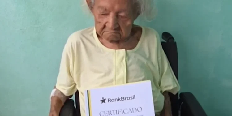 Mulher é reconhecida como a mais velha do Brasil aos 121 anos