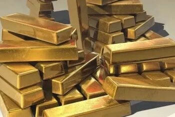 Ouro fecha em queda com nova alta do petróleo e dos Treasuries