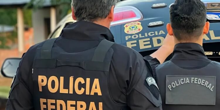 Três foragidos são presos pela PF em Manaus após alerta da Interpol