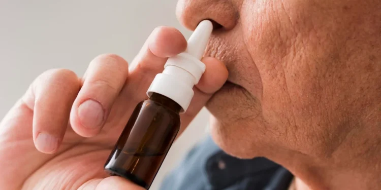 Spray nasal feito de placenta humana reduz efeitos de Alzheimer em animais