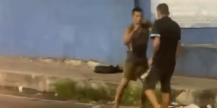 Homens protagonizam ‘UFC’ no meio da Bola do Produtor em Manaus