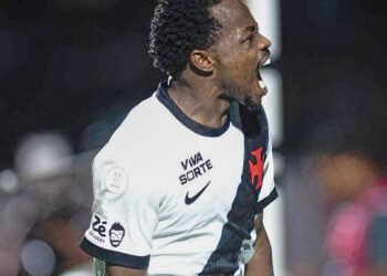 Vasco e Palmeiras avançam e se enfrentam na semi da Copa do Brasil