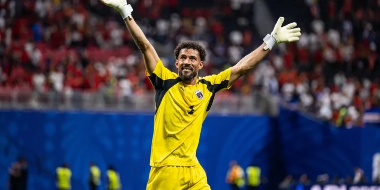 Destaque da Copa, Vozinha é indicado ao prêmio de melhor goleiro do mundo