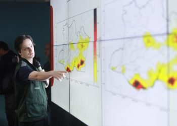 AM mobiliza 1,5 mil agentes para combater queimadas; 11 pessoas são presas