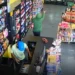 Menino de 8 anos se esconde durante assalto e começa a rezar enquanto criminosos ameaçam família