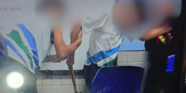 Aluna leva martelo na mochila e ataque brutal em sala de aula deixa mãe em desespero