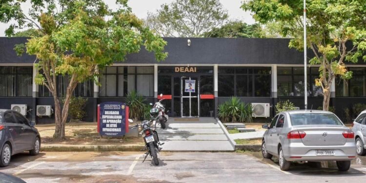 Aluna de 13 anos é esfaqueada por colega em banheiro de escola em Manaus