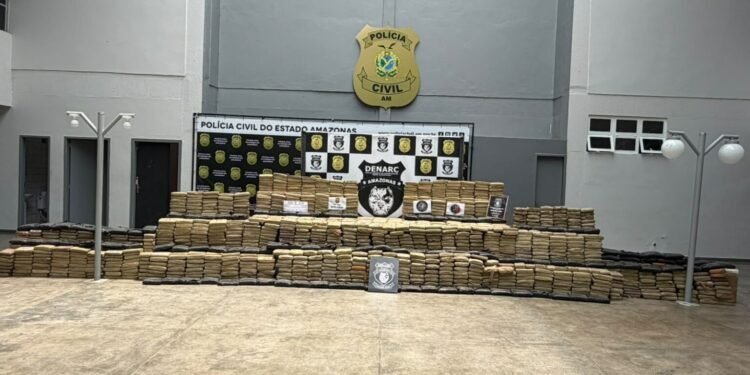Mais de 1 tonelada de maconha avaliada em R$ 27 milhões é apreendida no Rio Negro