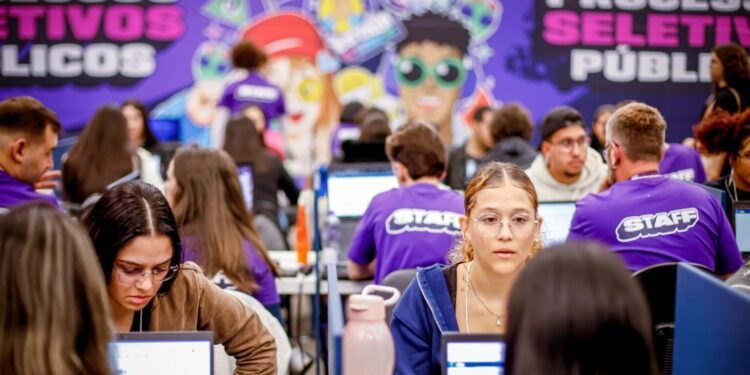 Feira de estudantes oferece 25 mil vagas de estágio e jovem aprendiz