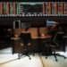 Ibovespa começa o dia sem direção definida e dólar avança com eleições no radar