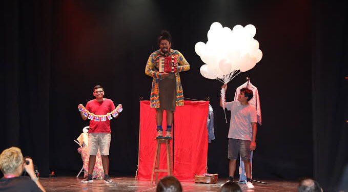 Manaus tem programação cultural diversificada neste sábado com shows, festivais e atrações gratuitas