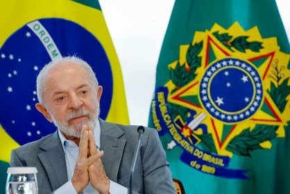 Lula prepara convite a Trump e Milei para posse e tenta reaproximar Brasil de líderes estrangeiros