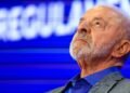 PL aciona TSE contra Lula por envio de mensagens sobre programas sociais