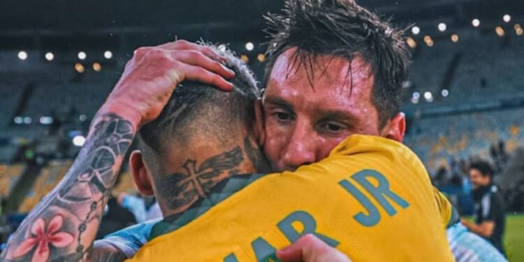 Neymar homenageia Messi antes da despedida da seleção argentina