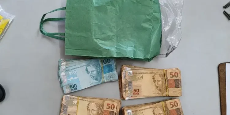 PF encontra dinheiro e material eleitoral em avião que seguiria para Borba