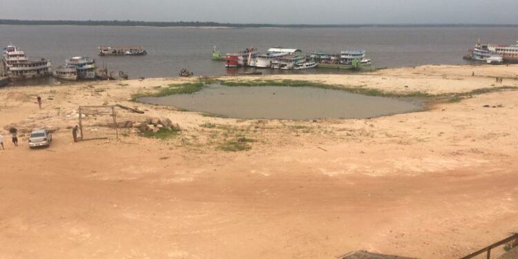 Estiagem pressiona o Amazonas: mais de 100 mil famílias são afetadas e 40 municípios enfrentam emergência