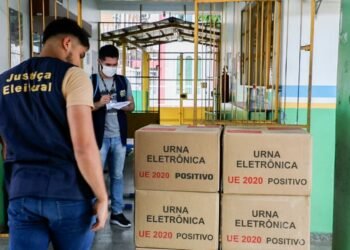 TRE-AM coordena distribuição das urnas eletrônicas para votação em Manaus