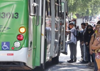 Passe livre nas eleições: ônibus de Manaus serão gratuitos no domingo; veja horários e regras