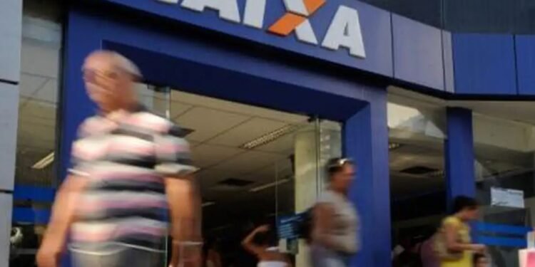 Feriado de 12 de outubro altera atendimento nos bancos; veja o que funciona