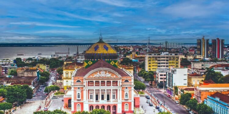 Manaus chega aos 357 anos entre riqueza econômica e desafios ambientais