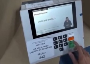 Eleitor grava próprio voto com óculos inteligentes e caso chama atenção da Justiça Eleitoral