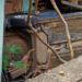 Motorista com suspeita de embriaguez capota carro e invade casa na zona oeste de Manaus