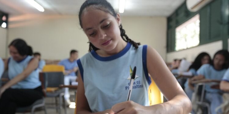 Pé-de-Meia: pagamento da 7ª parcela começa na segunda (19)