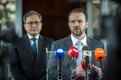 Governo se reúne com setores para tratar de imposto seletivo