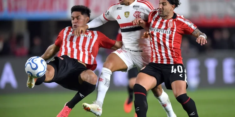Flamengo recebe Estudiantes no Maracanã por vaga na final da Libertadores