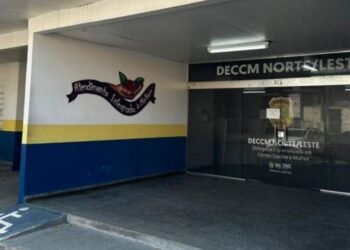 Homem é preso por ameaçar companheira com faca em Manaus