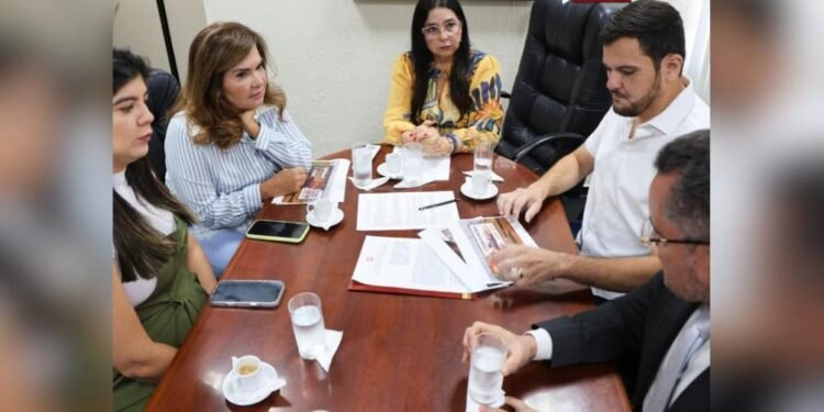 MPAM e Município de Manaus firmam parceria para fortalecer prevenção às queimadas