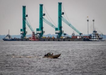 Operação Seca 2026: Super Terminais envia módulo para descarregar navios em Itacoatiara