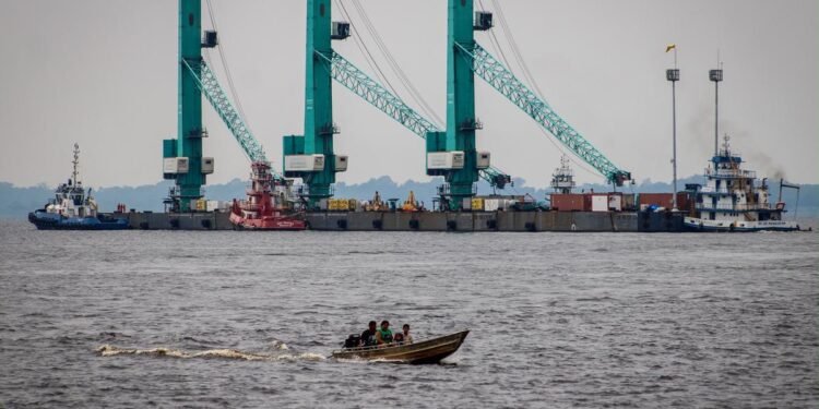 Operação Seca 2026: Super Terminais envia módulo para descarregar navios em Itacoatiara
