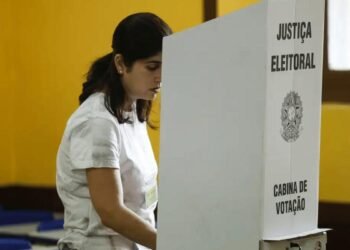 Amazonas chega a 2,8 milhões de eleitores, e mulheres ampliam vantagem nas urnas